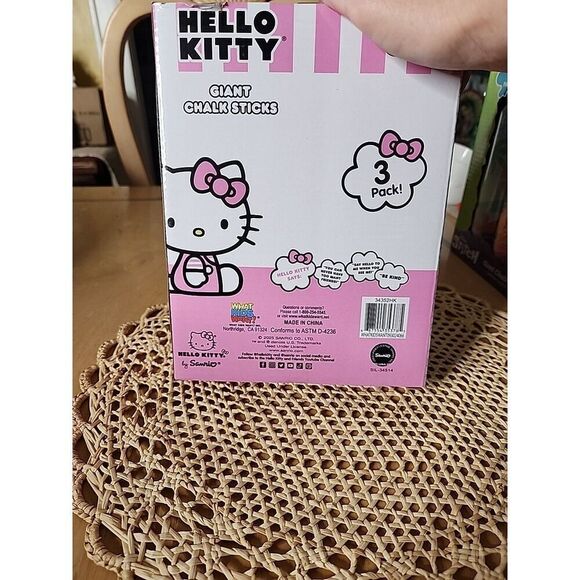 Hello Kitty Giant Chalk Sticks - Picture 2 of 2